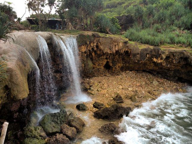 Pantai Jogan Foto Lokasi Rute Harga Tiket Fasilitas