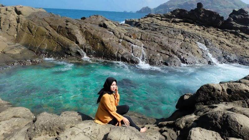 Pantai Wediombo Foto Lokasi Rute Harga Tiket Fasilitas